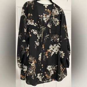 Cato blouse - Size 22/24 - Color: Black Flower Print with zipper detail